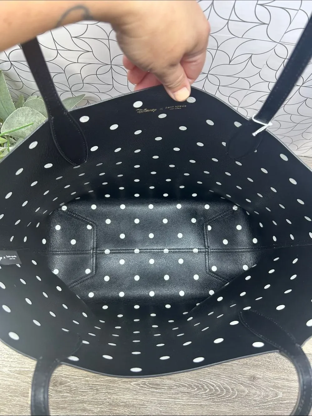 3285 Kate Spade Disney Minnie Mouse Polka Dot Tote Bag - Black & White 269133285